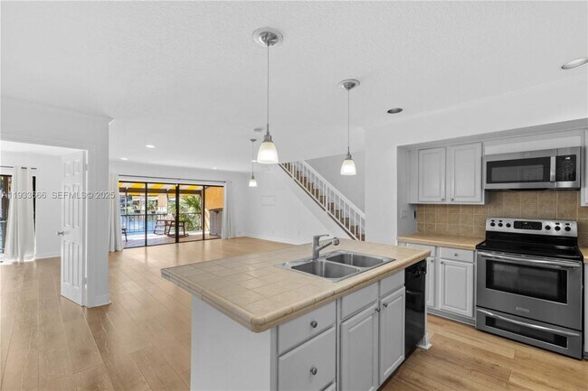 Photo - 15518 Braemar Ct