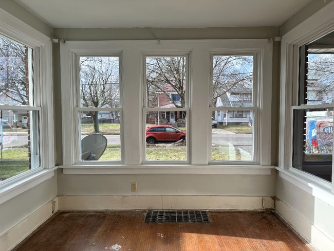 Photo - 839 N Howard St