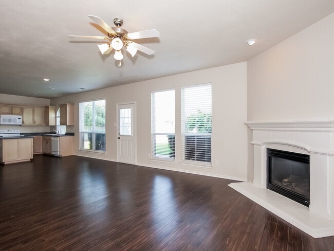 Photo - 12716 Chattaroy Ln