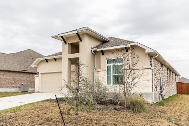 Photo - 920 Foxbrook Way