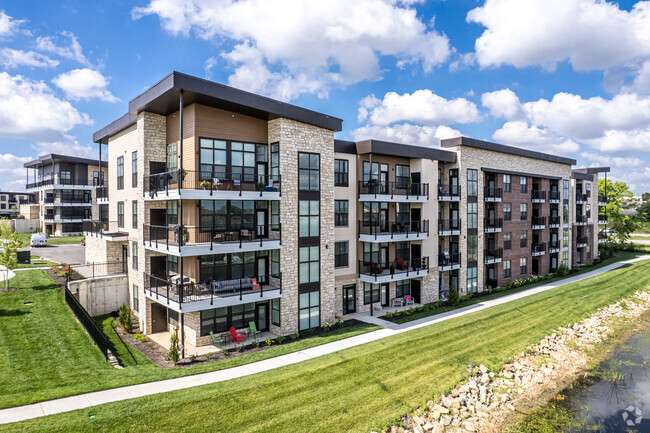 Building Photo - The Peak at Sonoma Rental