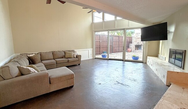 Photo - 3-2.5-2 Town home on the Historic Bricks of Camp Bowie