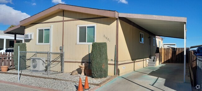 Building Photo - 4 Bedroom/2 Bath For Rent...$1700 Monthly ... Rental