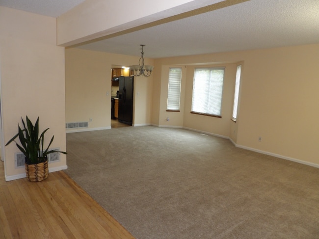 Photo - 3830 Gingham Way