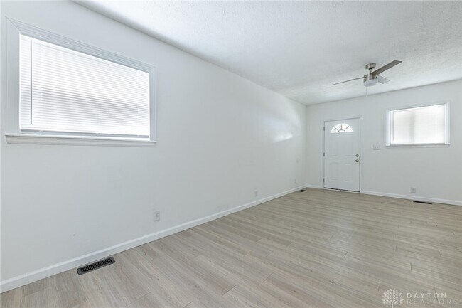 Photo - 321 Deeds Ave