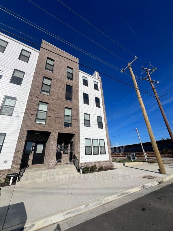 Photo - 1900 Roseneath Rd