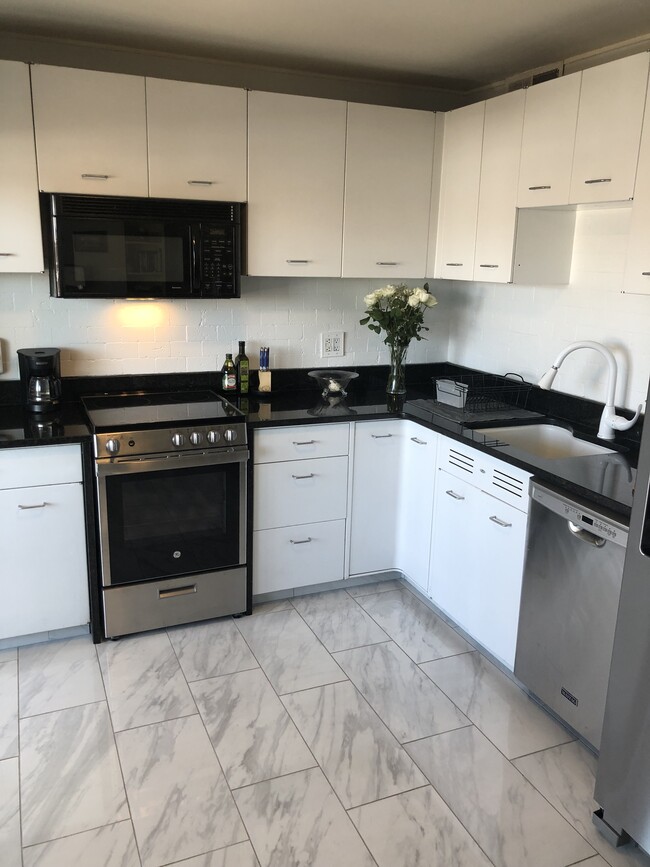 669 N Washington St Unit 306