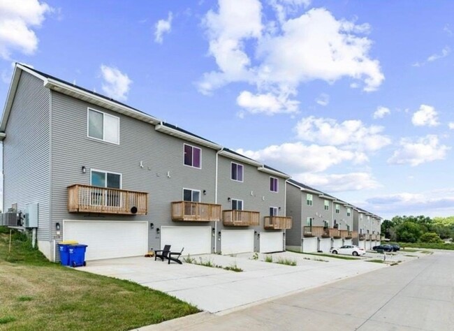 Building Photo - Brand New Construction