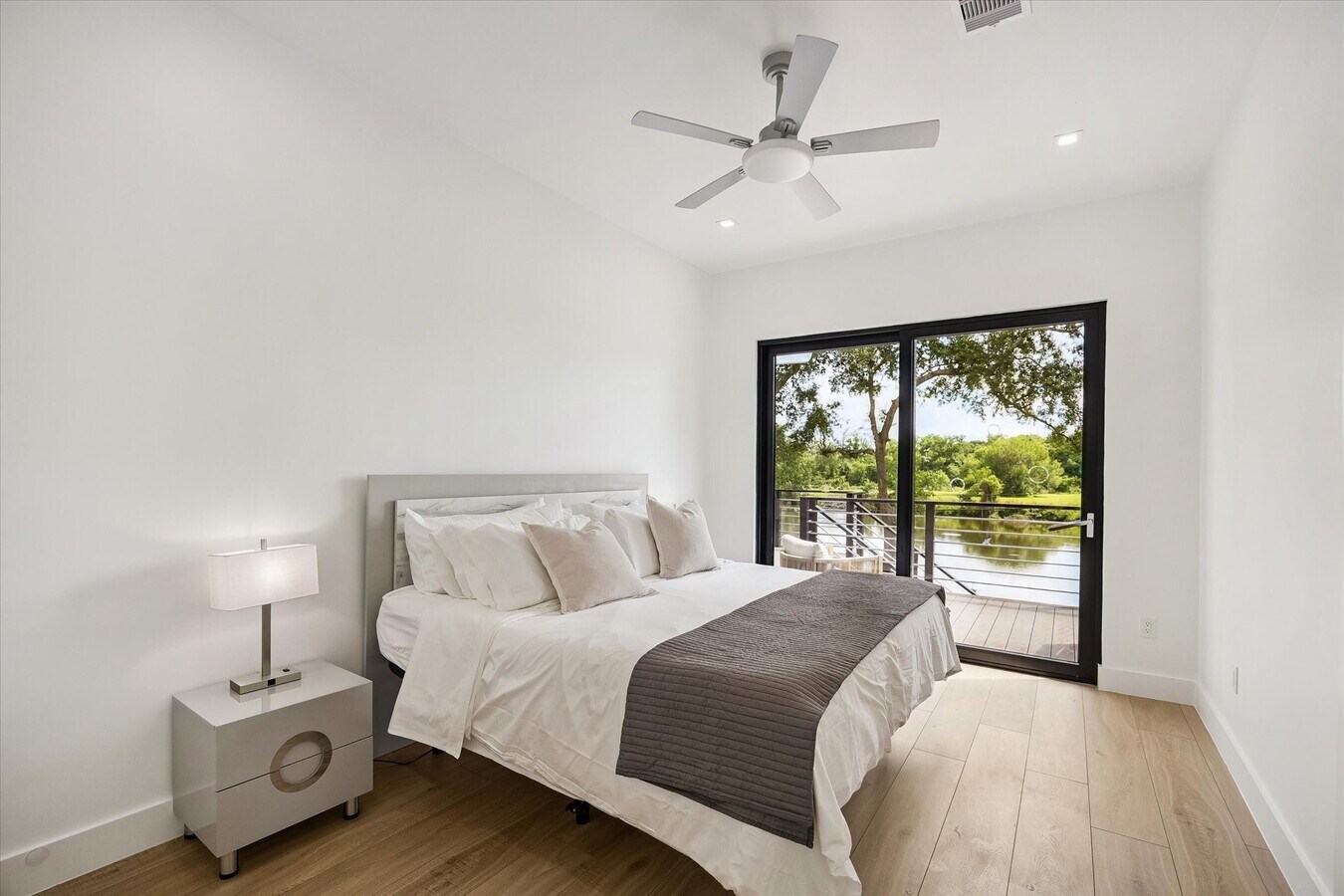 Photo - 407 Brook Hollow Dr