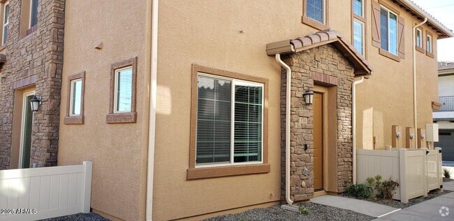 Building Photo - 4100 S Pinelake Way Rental