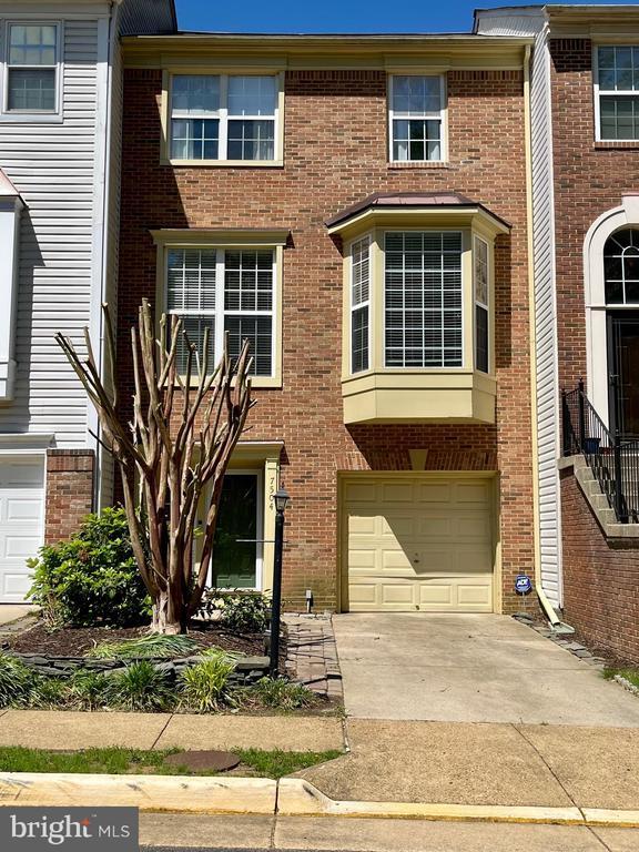 Photo - 7504 Lamoyne Ct Townhome