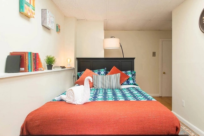 Building Photo - 43 Bay State Rd Unit 2R