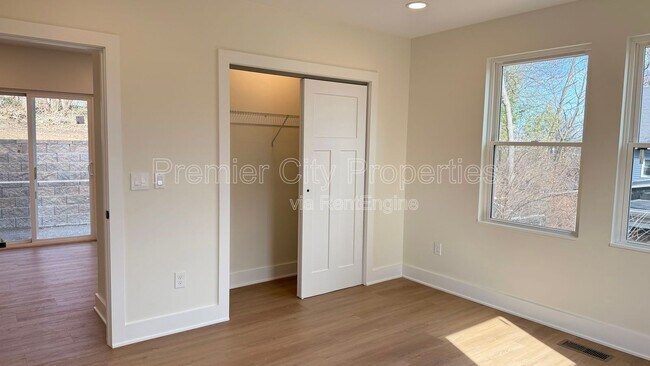 Photo - 240 Mcgregor Ave Unidad 1