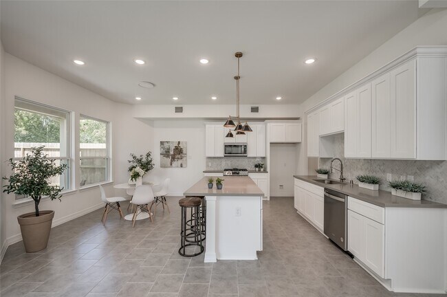 Photo - 3406 Talia Wood Ct