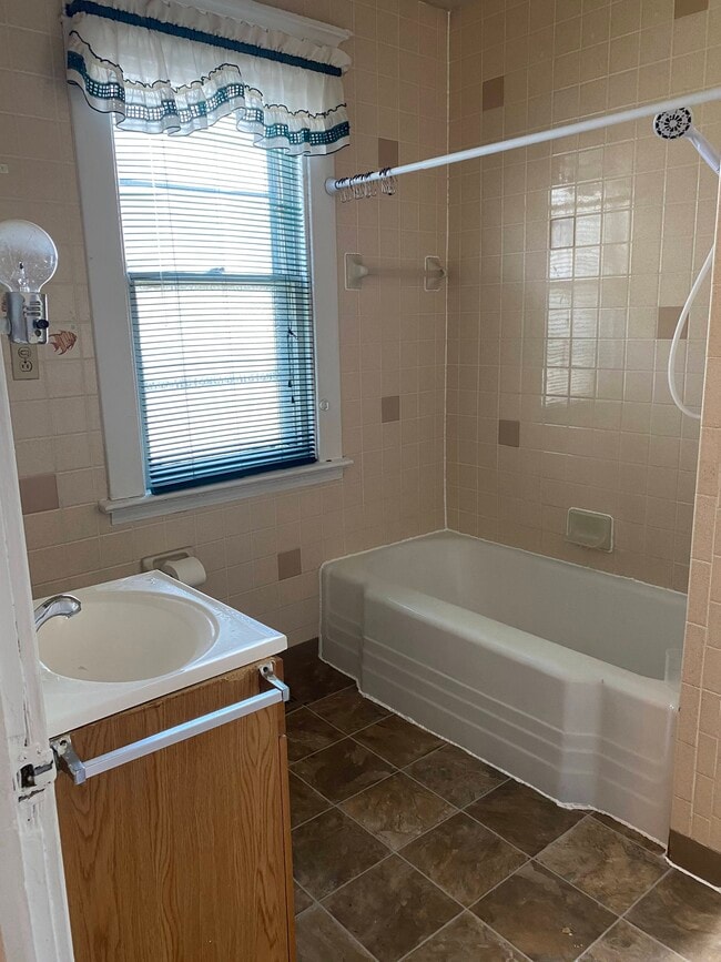 Photo - 135 Folger St Unit Lower