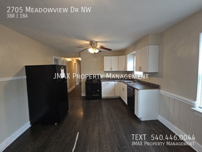 Photo - 2705 Meadowview Dr NW