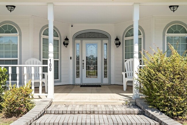 Photo - 100 Dillons Way