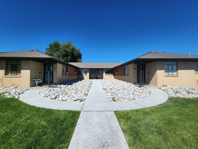 Building Photo - Remodeled 2 Bedroom in Denver! Great Locat... Rental