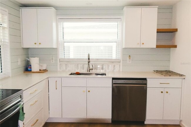 Photo - 361 Shamrock Blvd