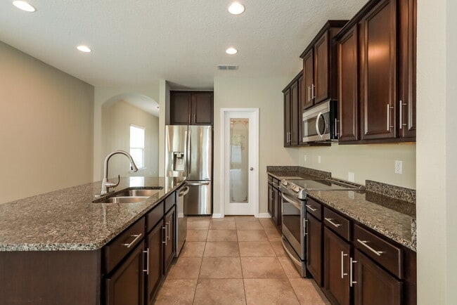 Photo - 869 Glendale Ln