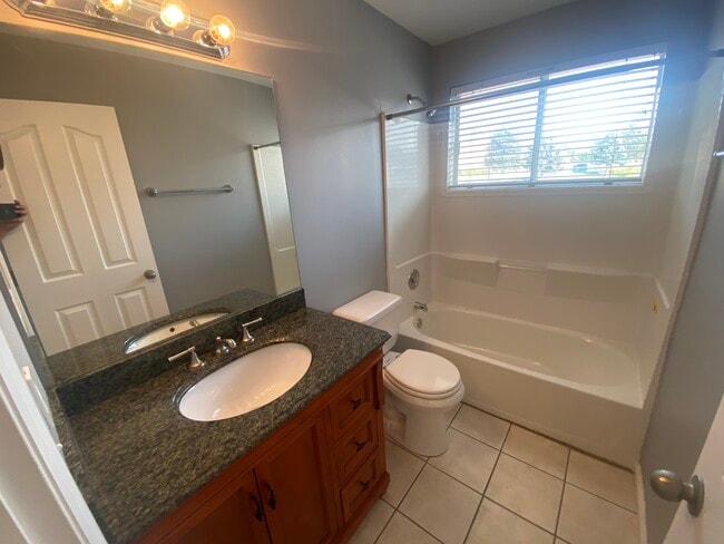 Photo - 987 E Blue Heron Way