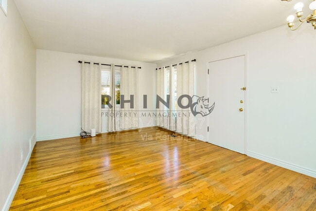 Photo - 1154 Fremont Ave W