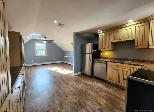 Photo - 4994 Madison Ave