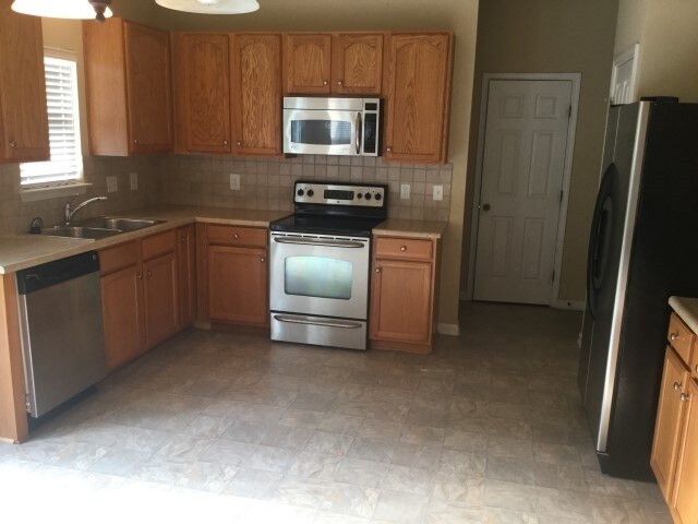 Photo - 2128 Branch Oak Trl