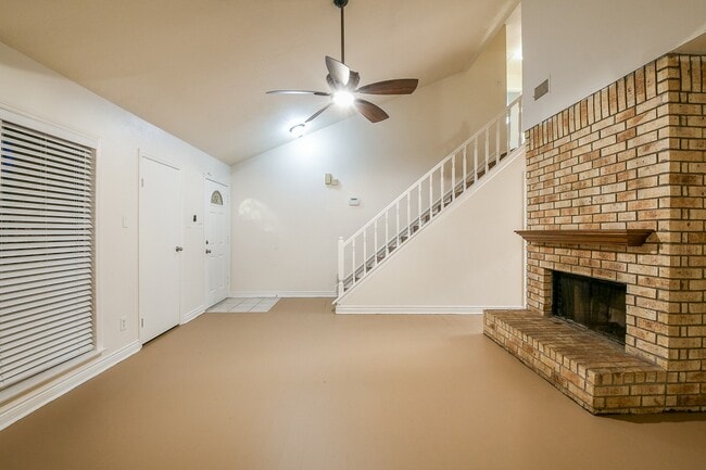 Photo - 26 Yewleaf Rd