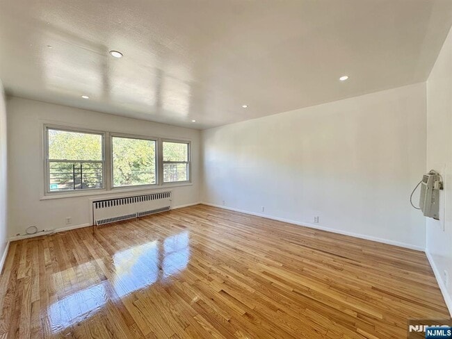 Photo - 23 Trimble Ave