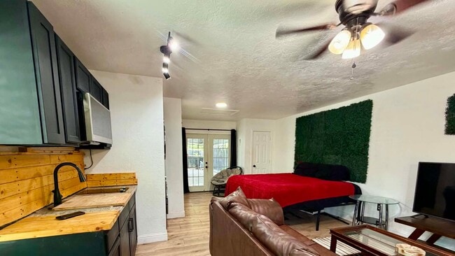 Photo - 703 Garrett St