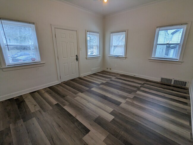 Livingroom - 2535 Fairview Ave
