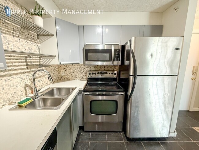 Photo - Modern 2 Beds, 2 Baths Apartment/Condo | Utilities Included Unit 403