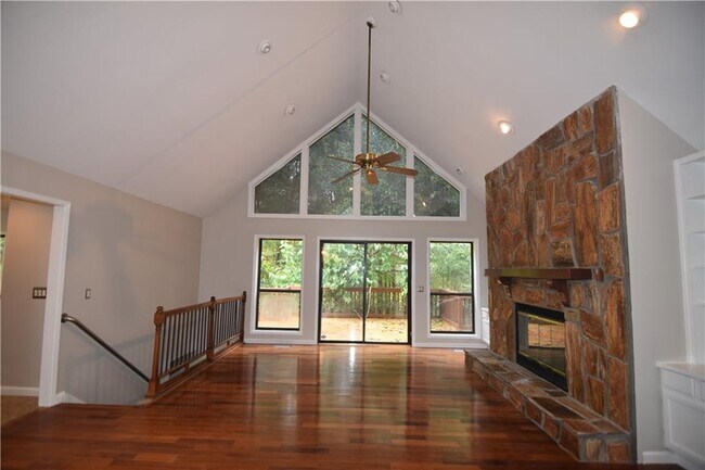 Photo - 3765 Cochran Lake Rd