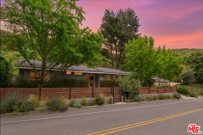 Building Photo - 3520 Mandeville Canyon Rd