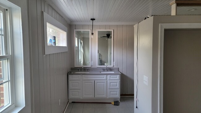 Photo - 2930 Fleetwood Ave SW