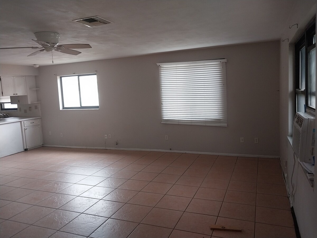 Photo - 5825 Illinois Ave Unit 5828