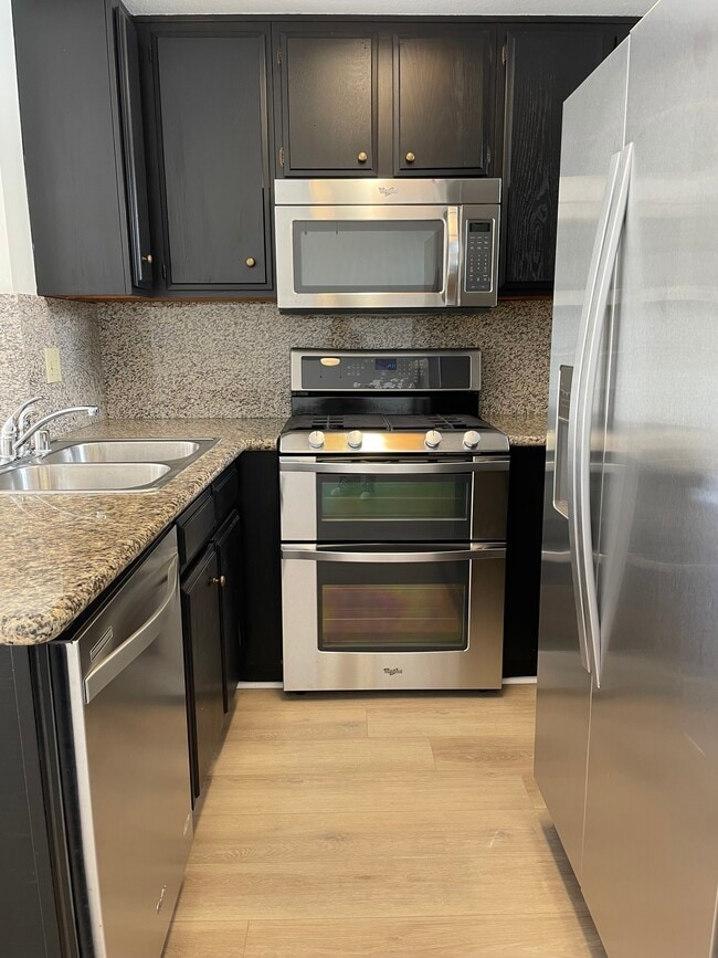 Photo - 10740 Lawler St Unidad 10