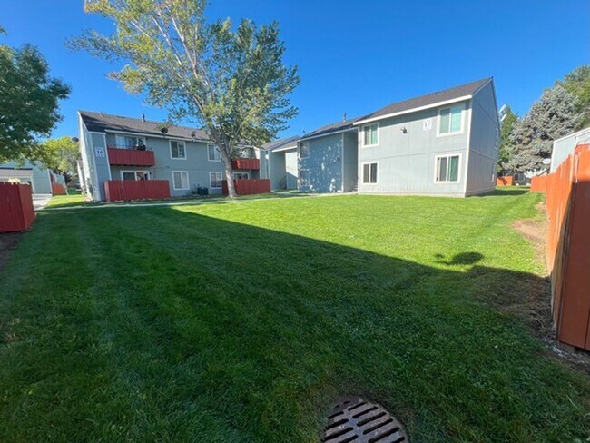 Building Photo - <b>Ground Floor Two Bedroom with Community... Unit 33 Rental
