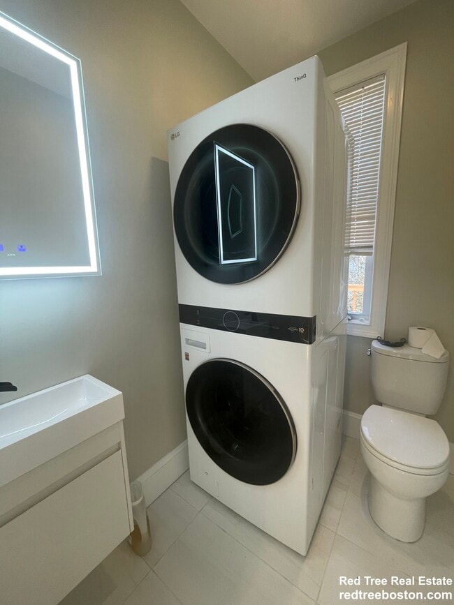 Photo - 1166 Fellsway Unit 2