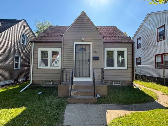 Cozy 4-bed home in Gary's Historic neighbo... - Cozy 4-bed home in Gary's Historic neighbo...