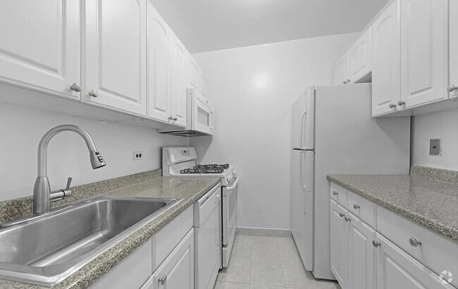 Building Photo - Spacious 1 Bedroom 1 Bathroom  Available Unit 6L Rental