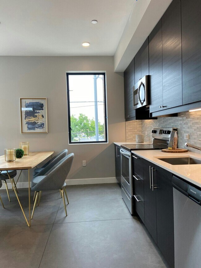 Photo - 4195 Kansas St Unit 307