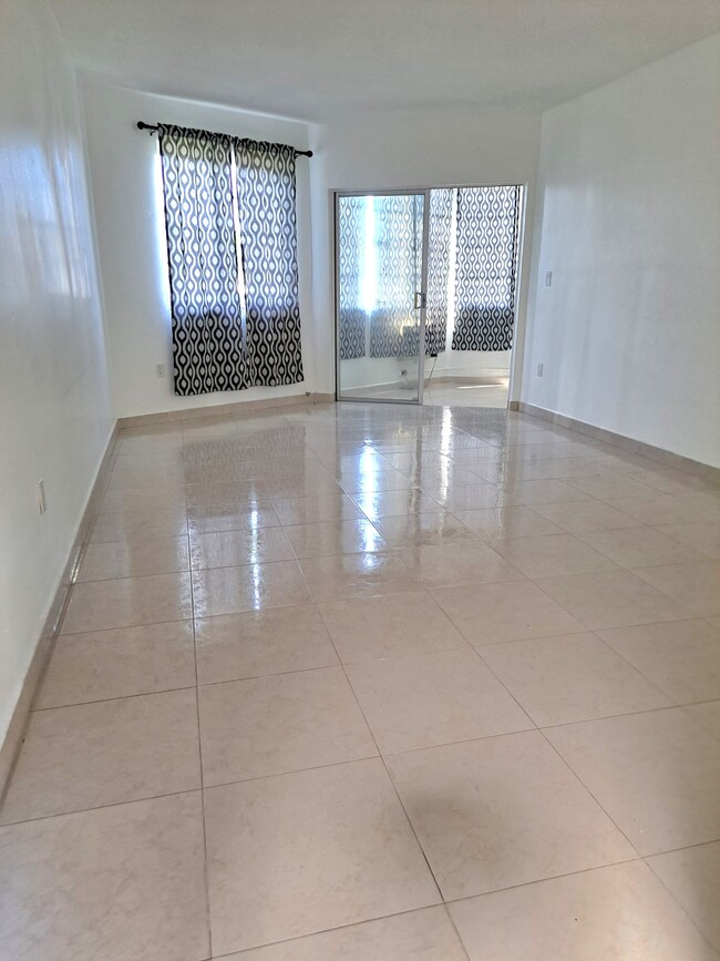 Photo - 1711 NE Miami Gardens Dr Apartment Unit 125