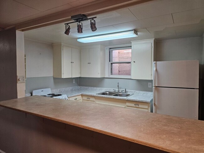 Photo - 303KENT Unit B