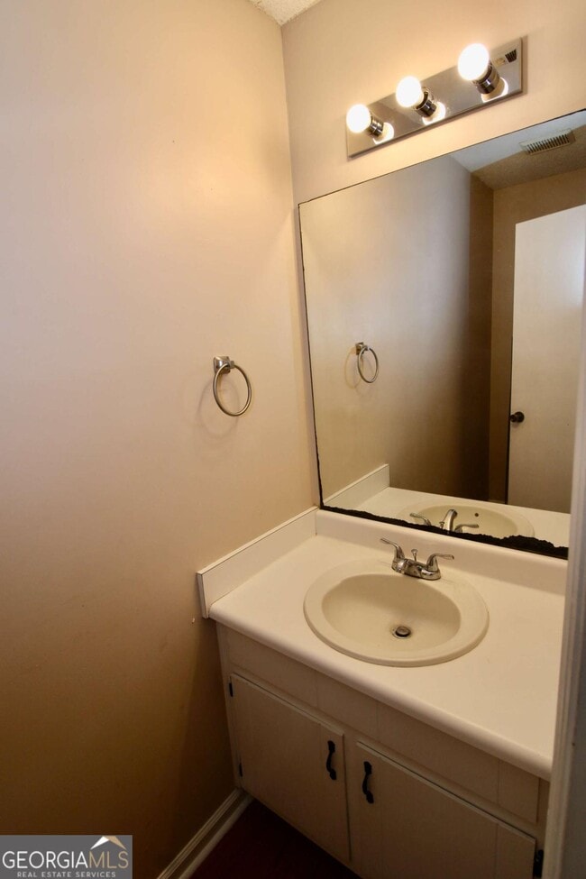 Photo - 105 Driftwood Ct