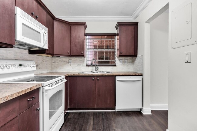 Photo - 13715 Kendale Lakes Cir Unidad A-211