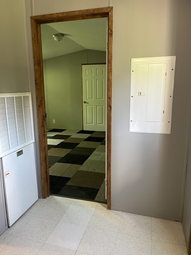 Photo - 124 Meadow Ln