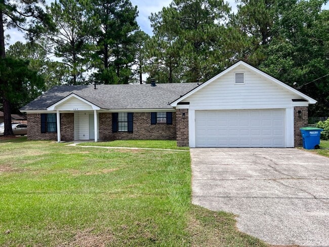 Building Photo - Beautiful 3 bedroom home in Bloomingdale minutes from Pooler