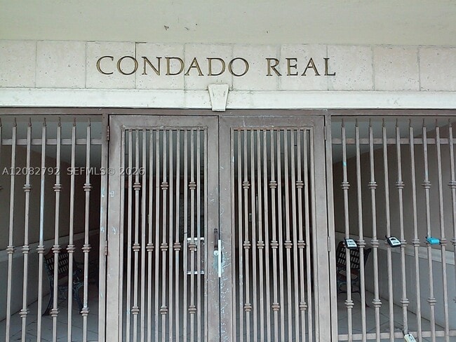 Photo - 5100 SW 41st St Unit 202